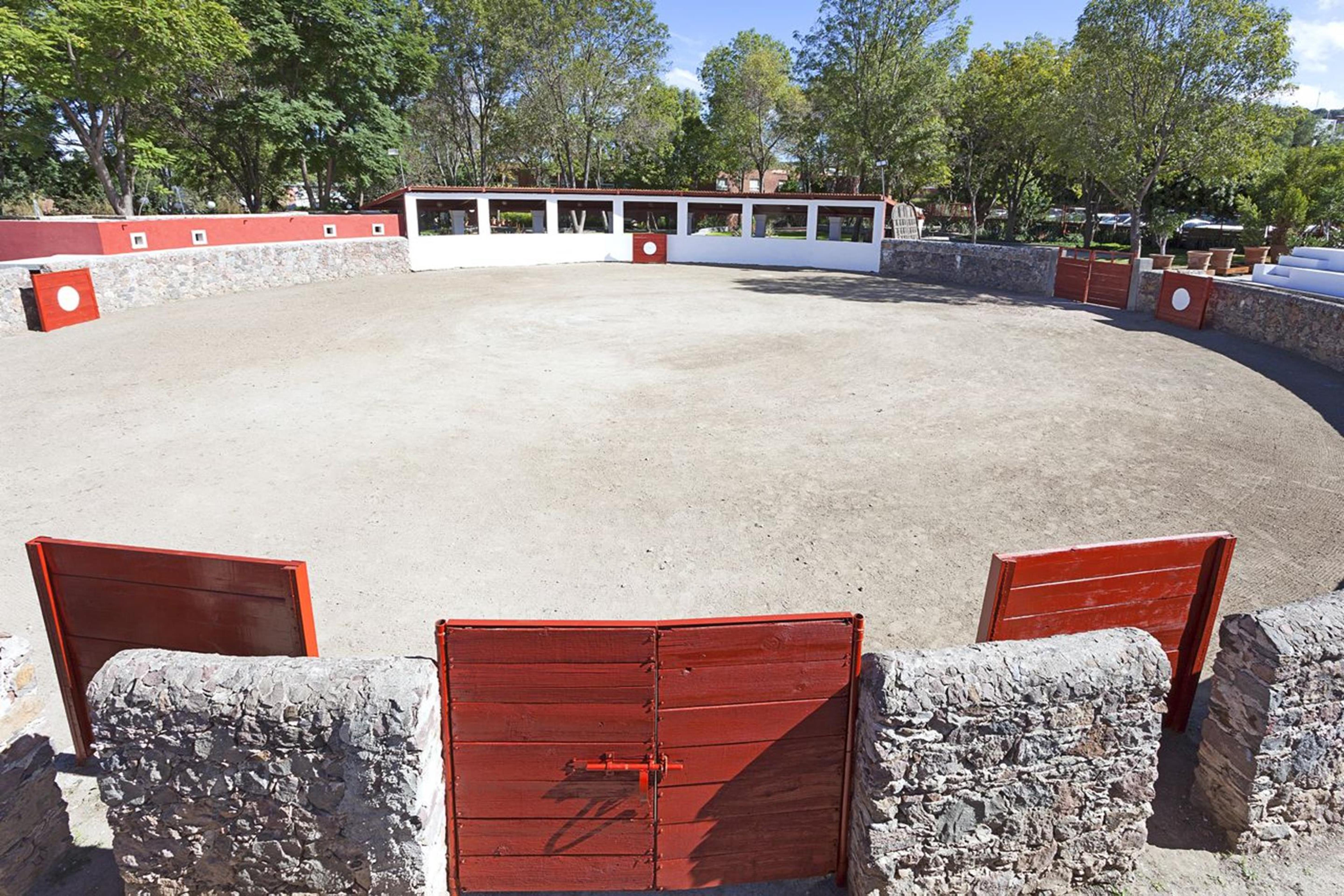 Real De Minas San Miguel De Allende Buitenkant foto The bullring
