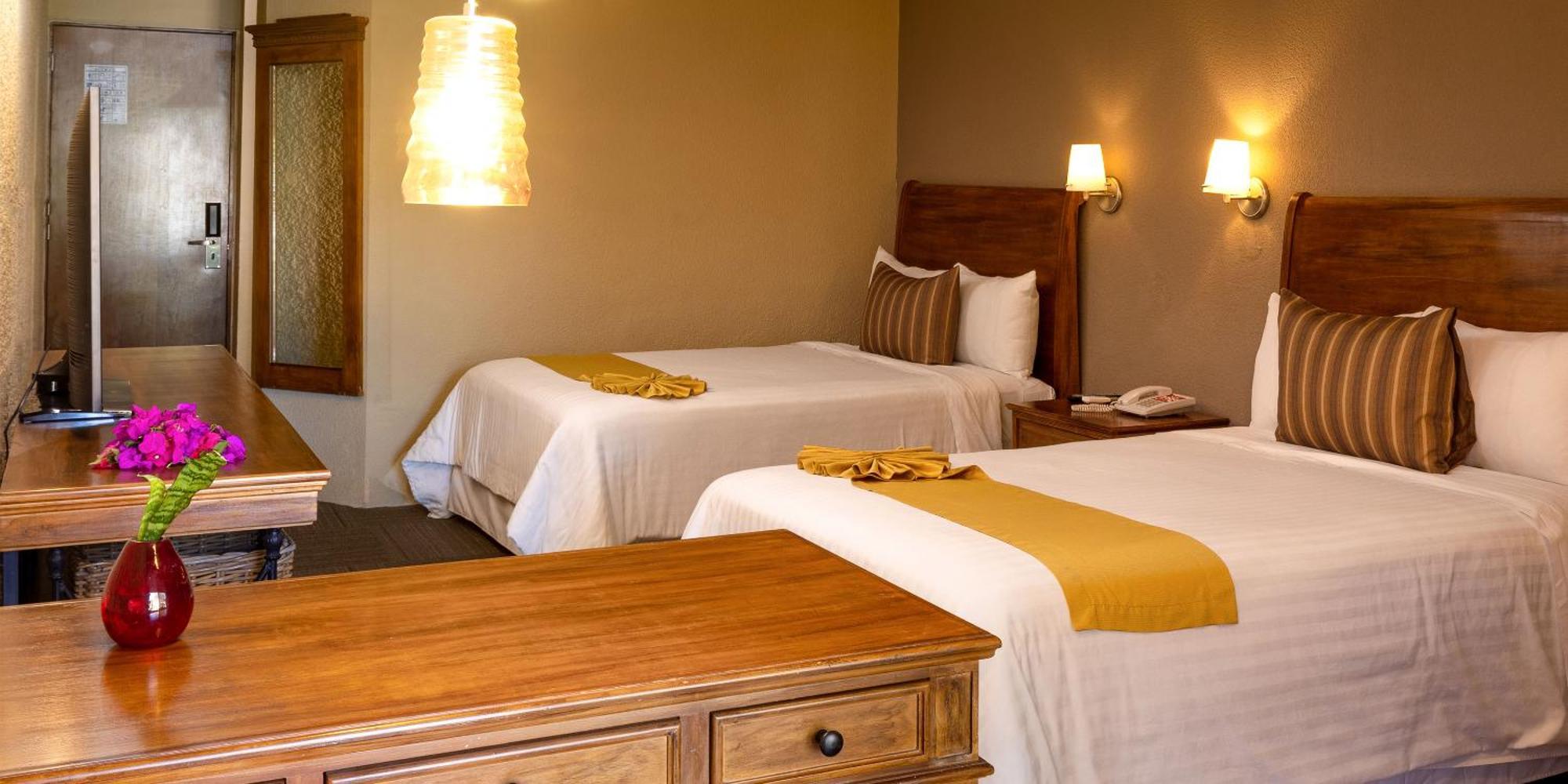 Real De Minas San Miguel De Allende Buitenkant foto A guest room at the lodge
